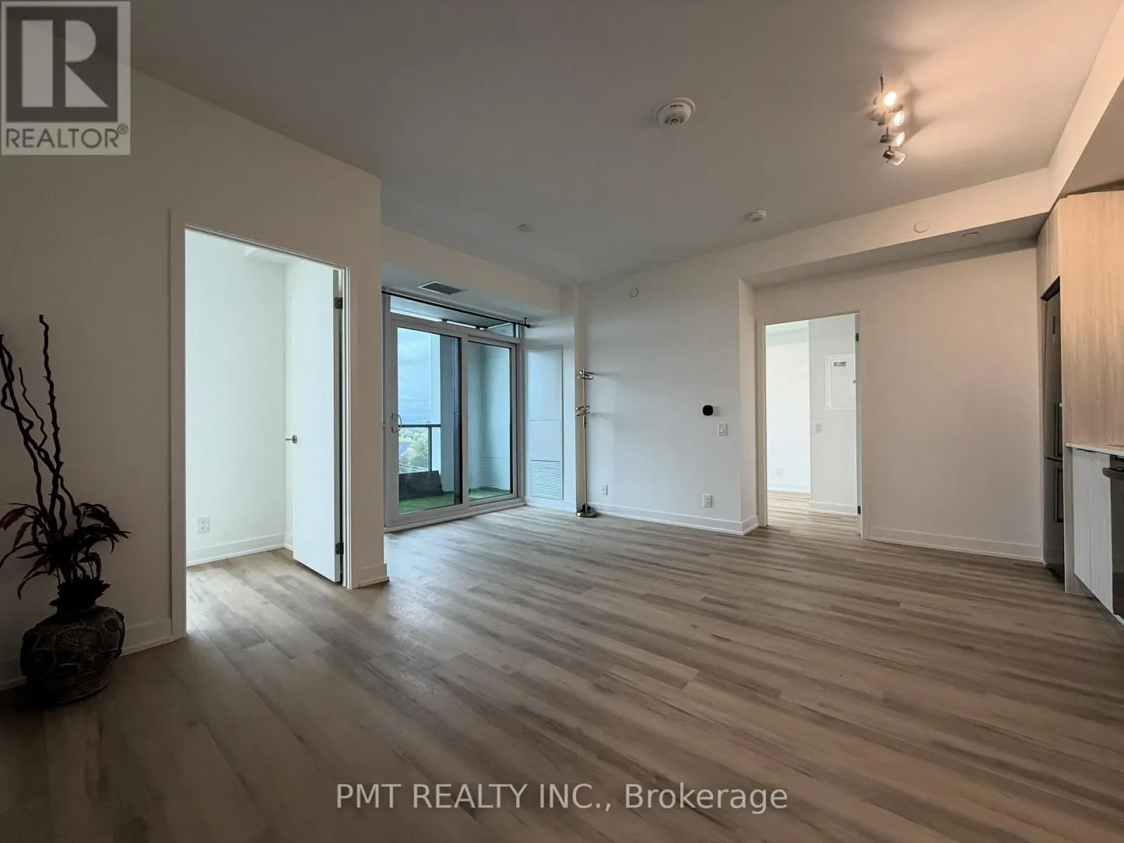 607 - 20 DEANS DRIVE
