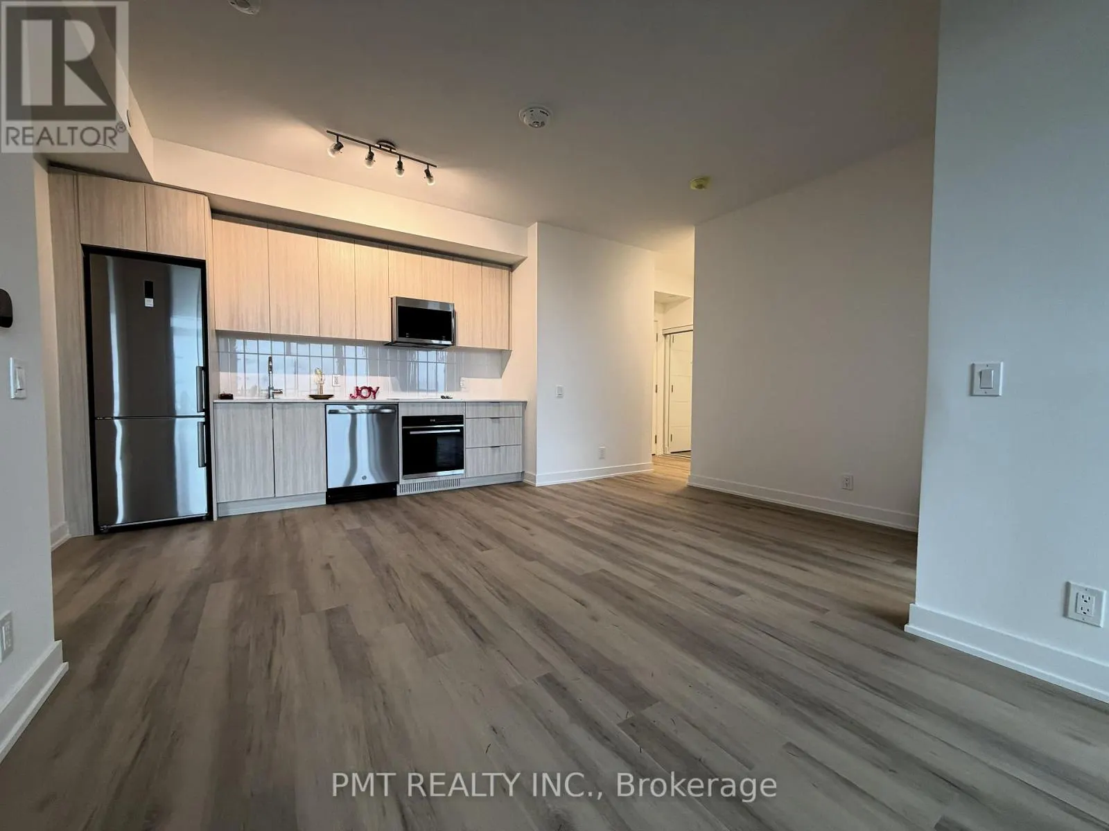607 - 20 DEANS DRIVE