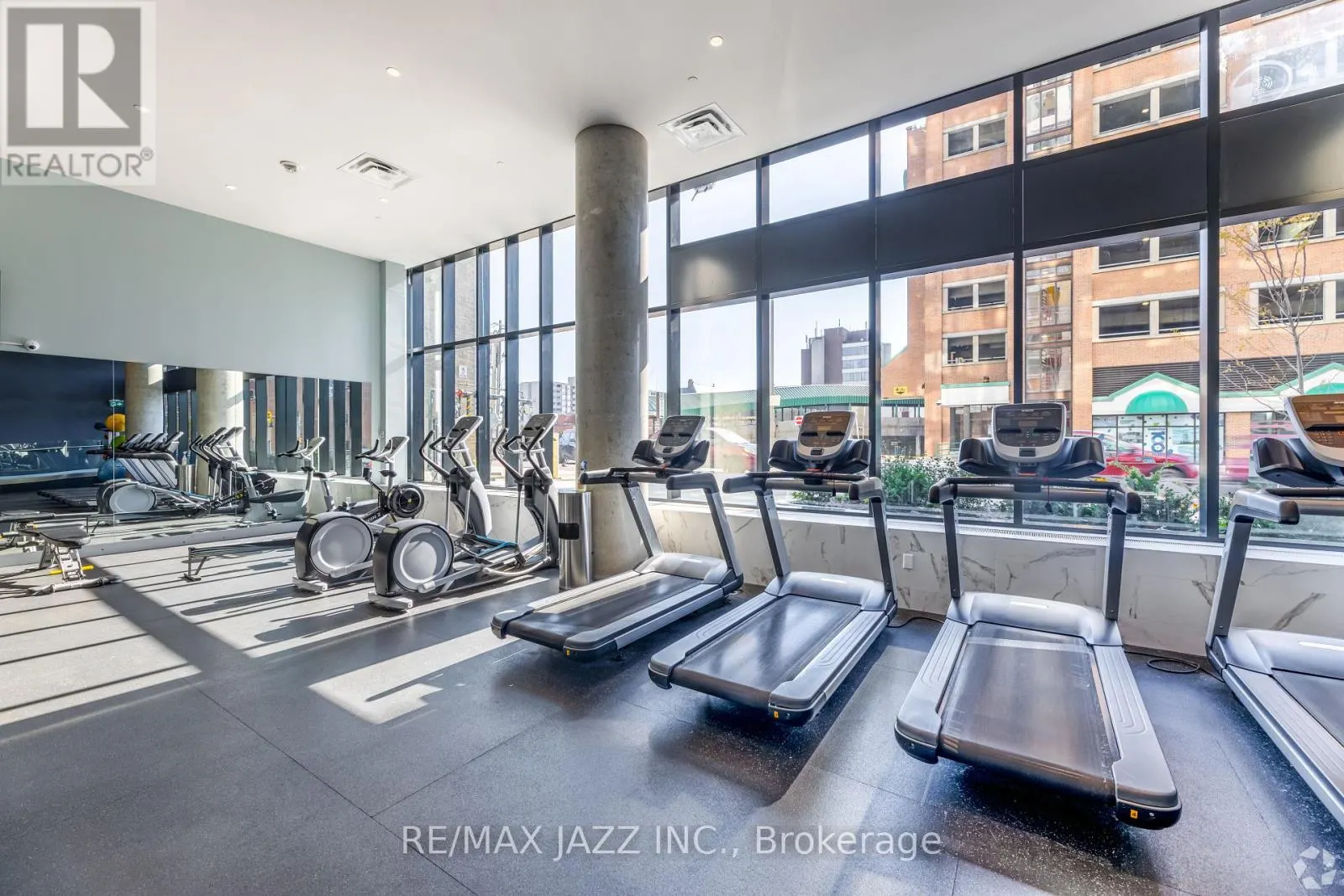 918 - 80 BOND STREET E #918