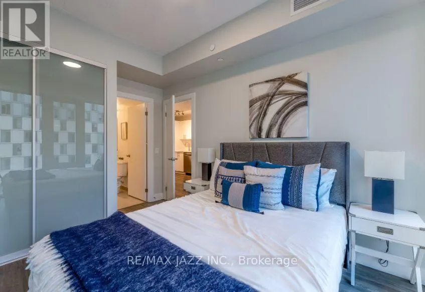 918 - 80 BOND STREET E #918