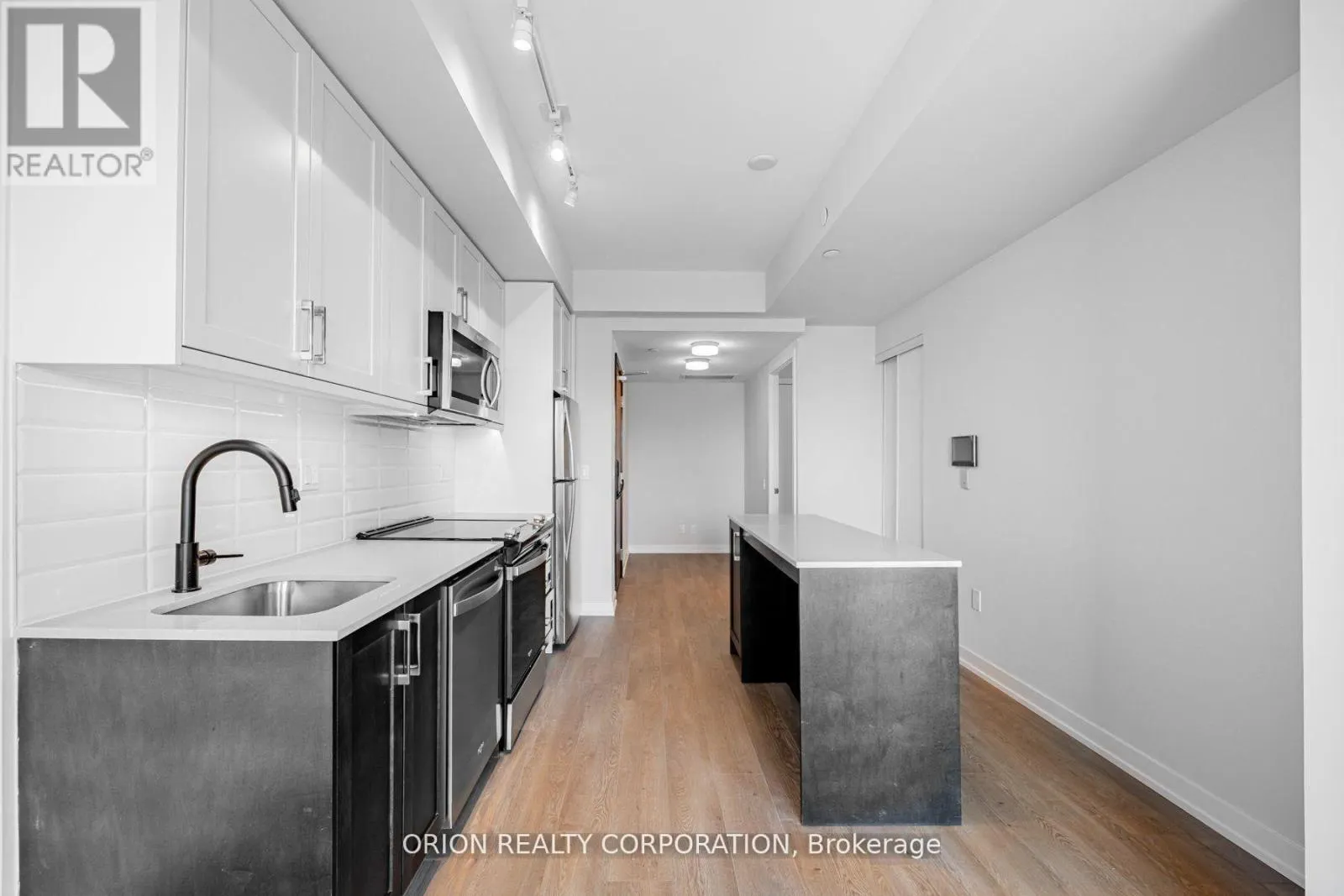 221 - 201 BROCK STREET SOUTH S