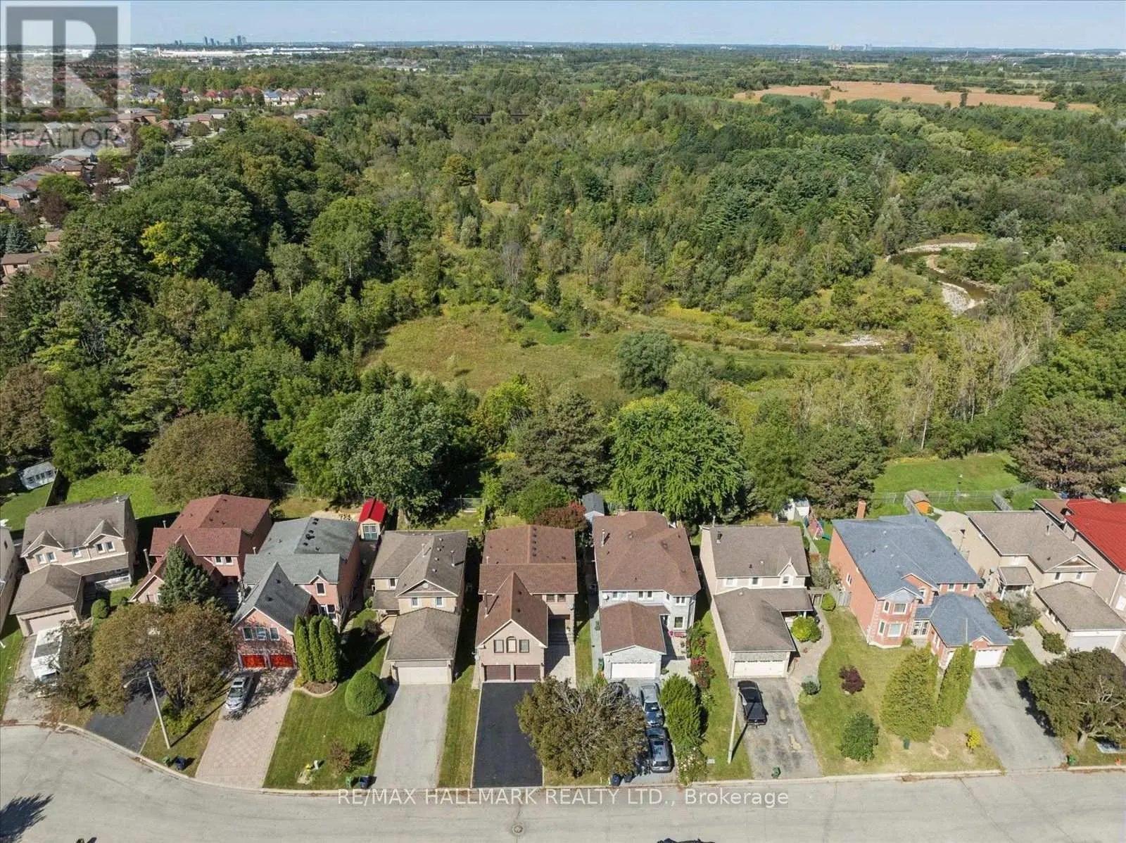 32 VALLEY CENTRE DRIVE