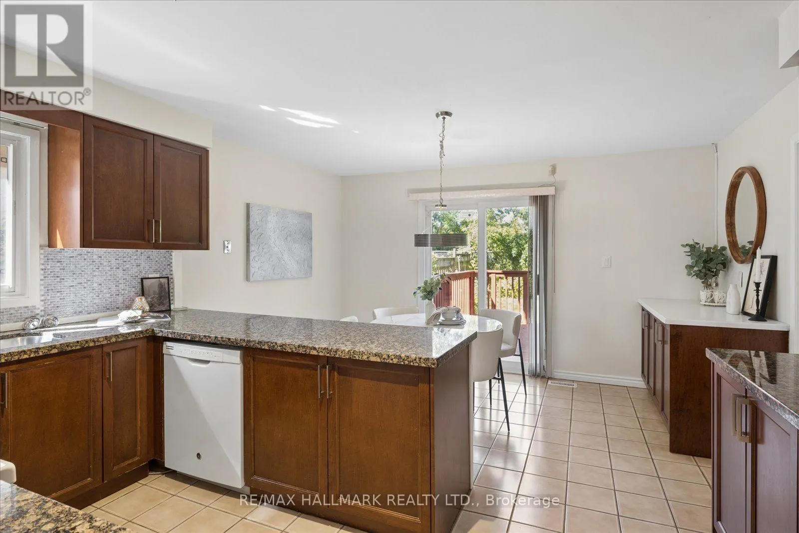 32 VALLEY CENTRE DRIVE