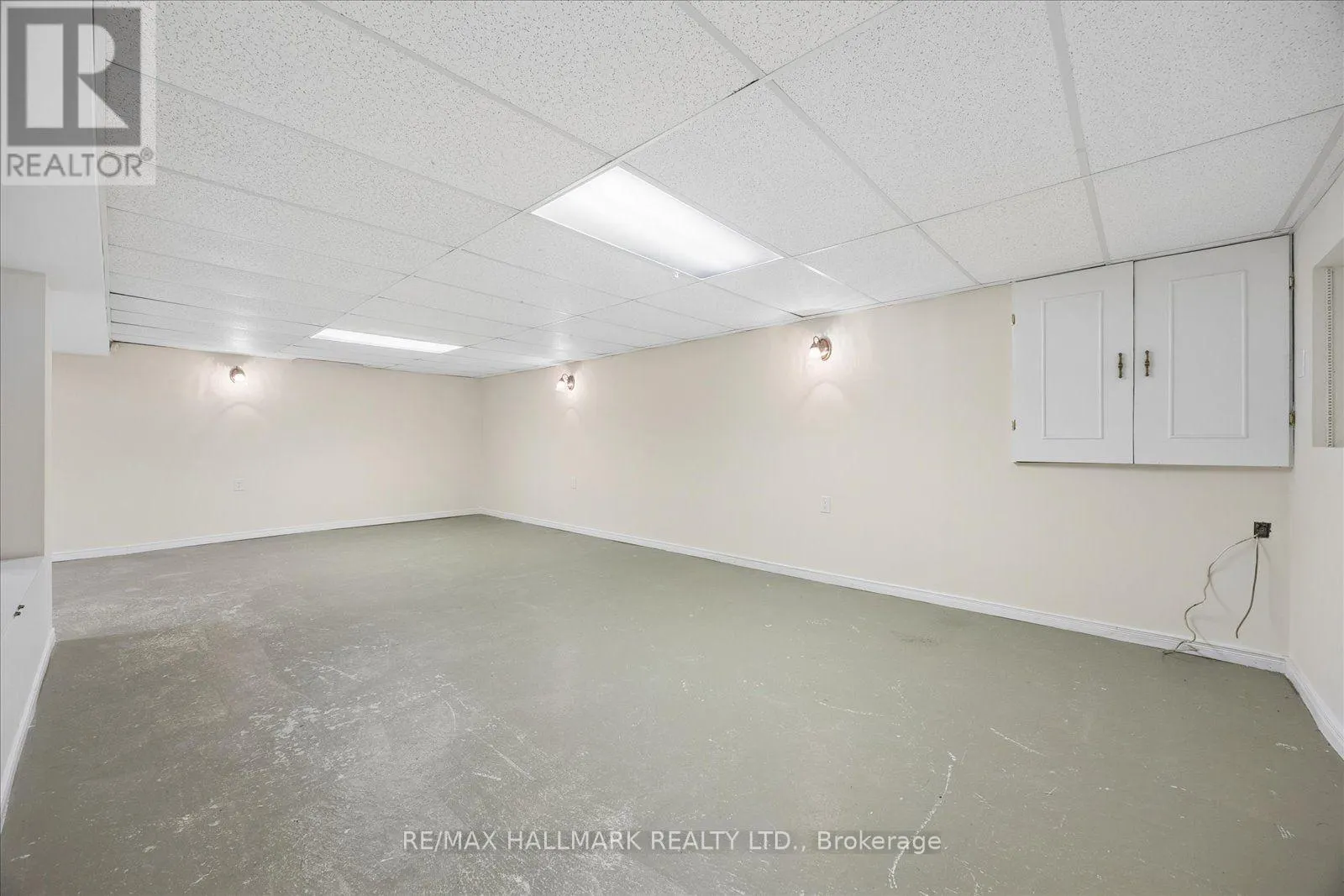 32 VALLEY CENTRE DRIVE
