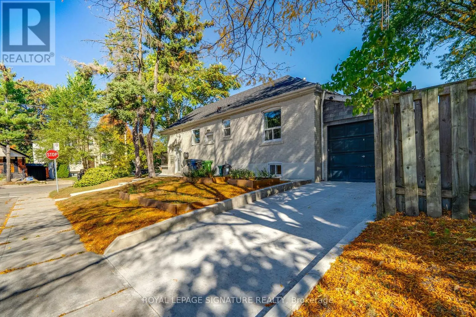 31 DAVIES CRESCENT