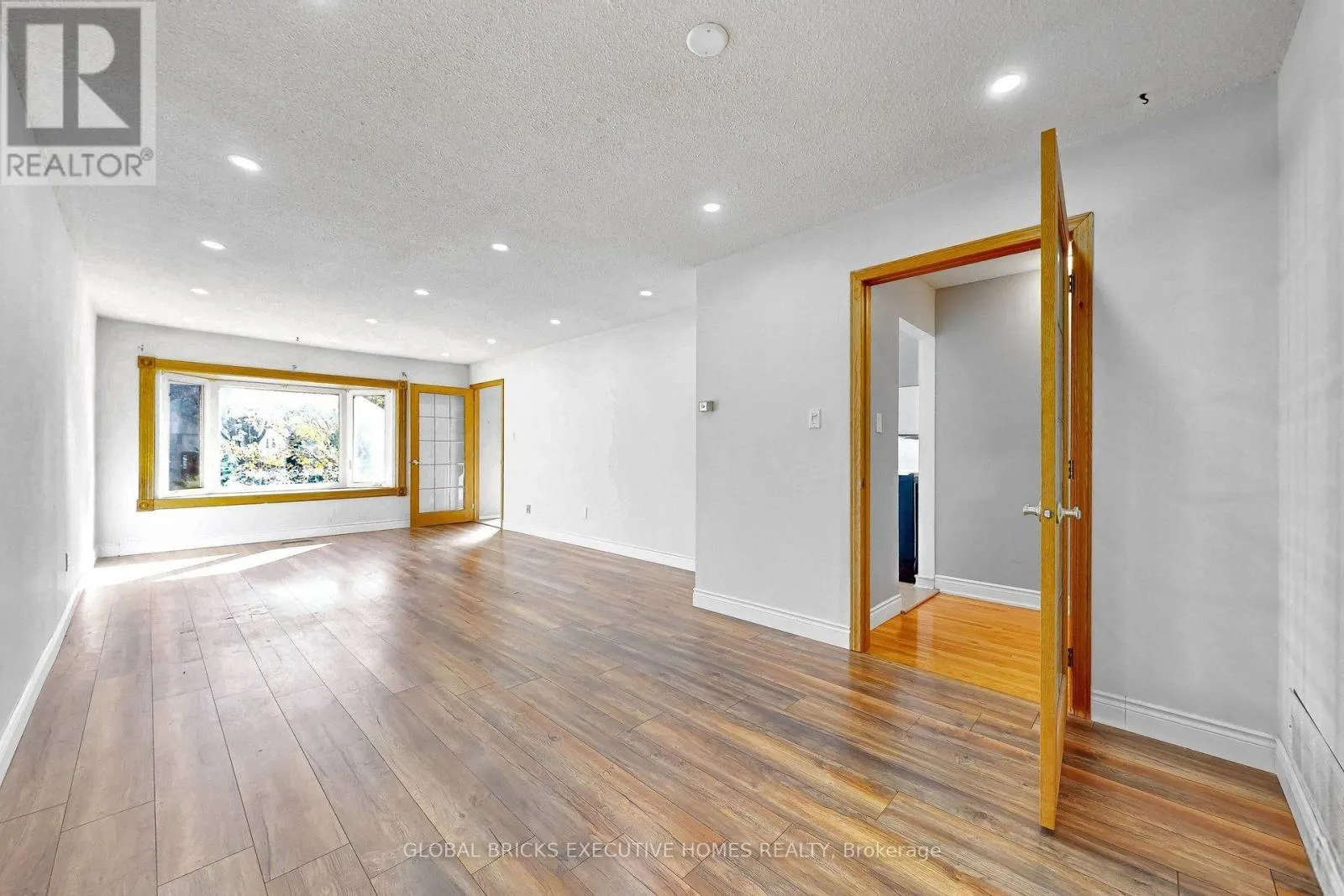 53 GOLDRING DRIVE