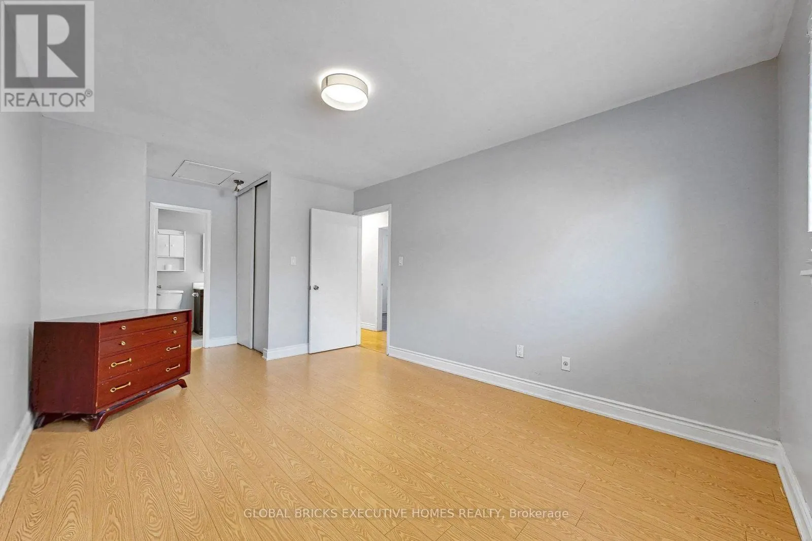53 GOLDRING DRIVE