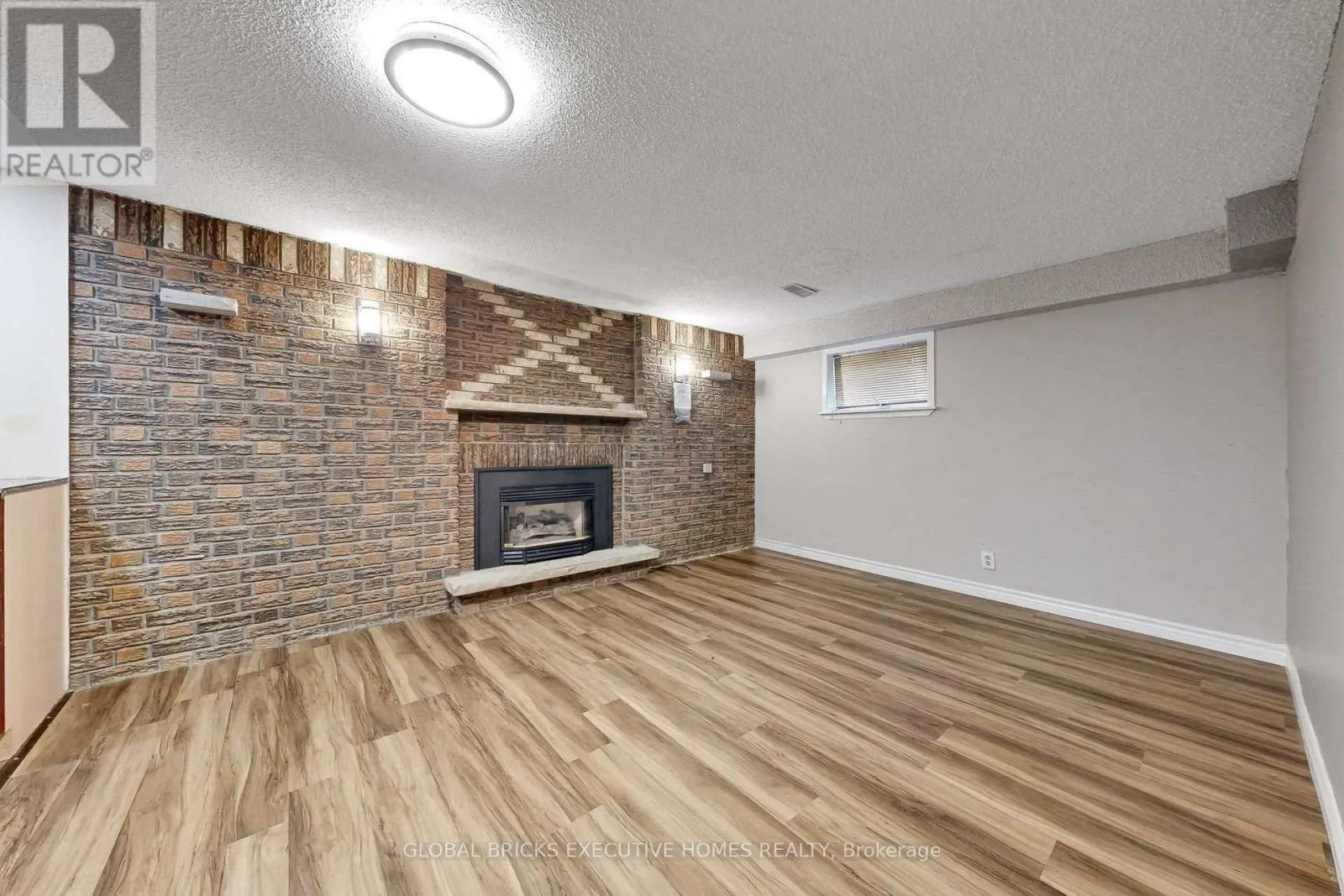 53 GOLDRING DRIVE