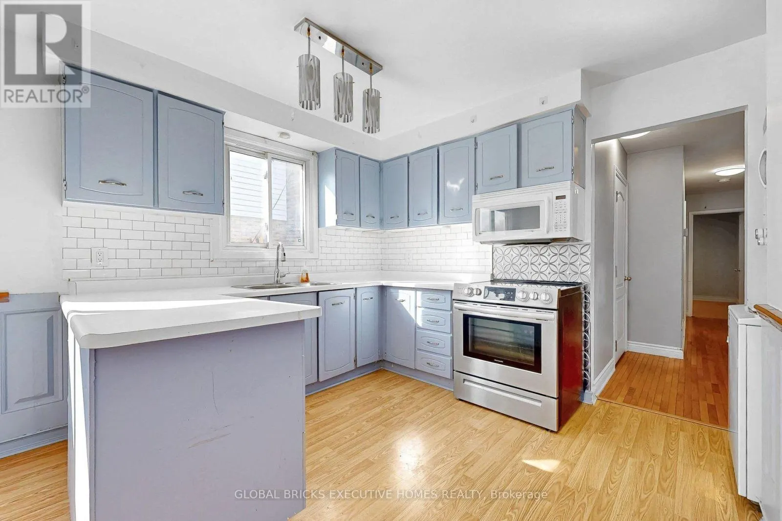 53 GOLDRING DRIVE