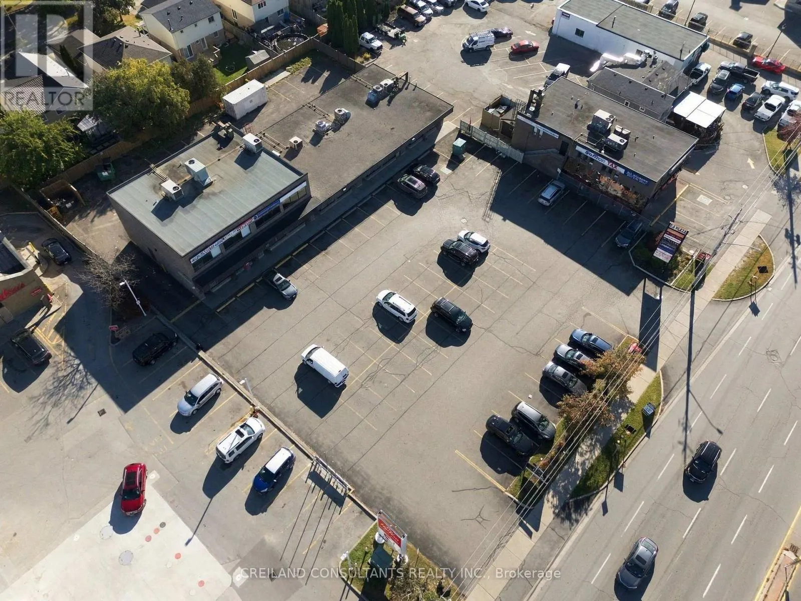 3 HARWOOD AVENUE S