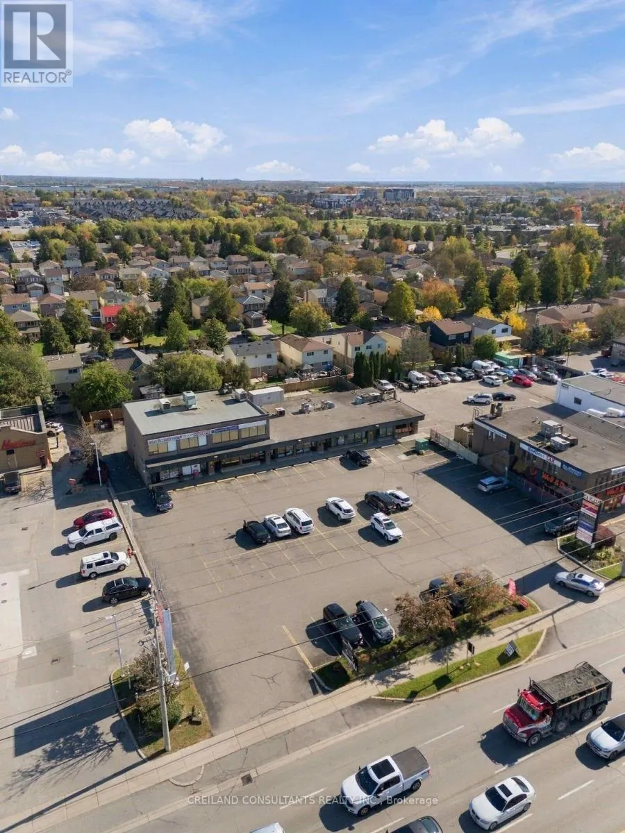 3 HARWOOD AVENUE S