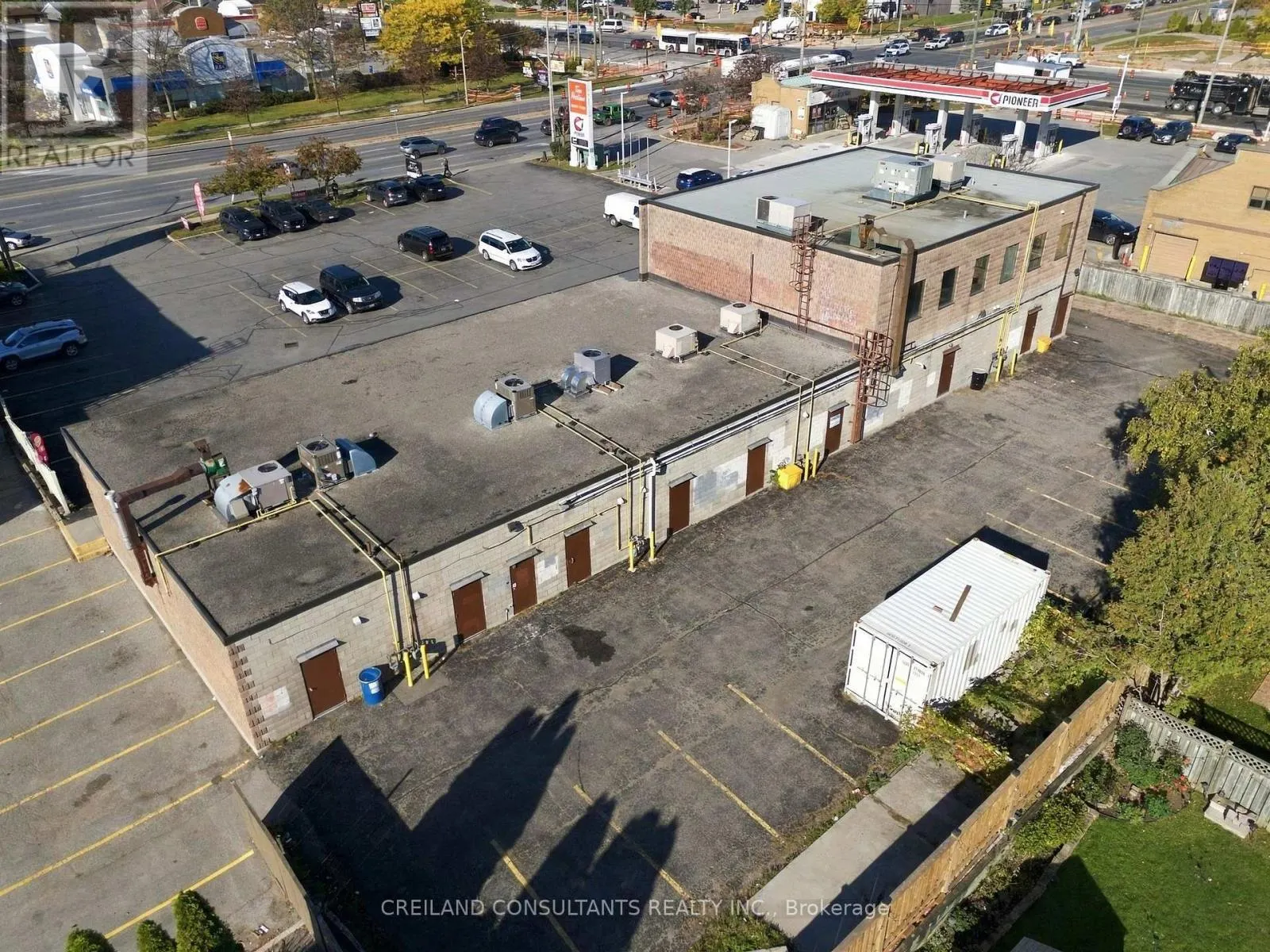 3 HARWOOD AVENUE S