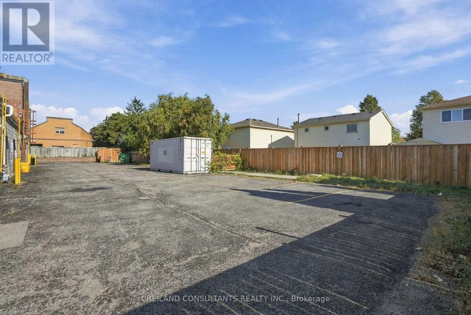 3 HARWOOD AVENUE S