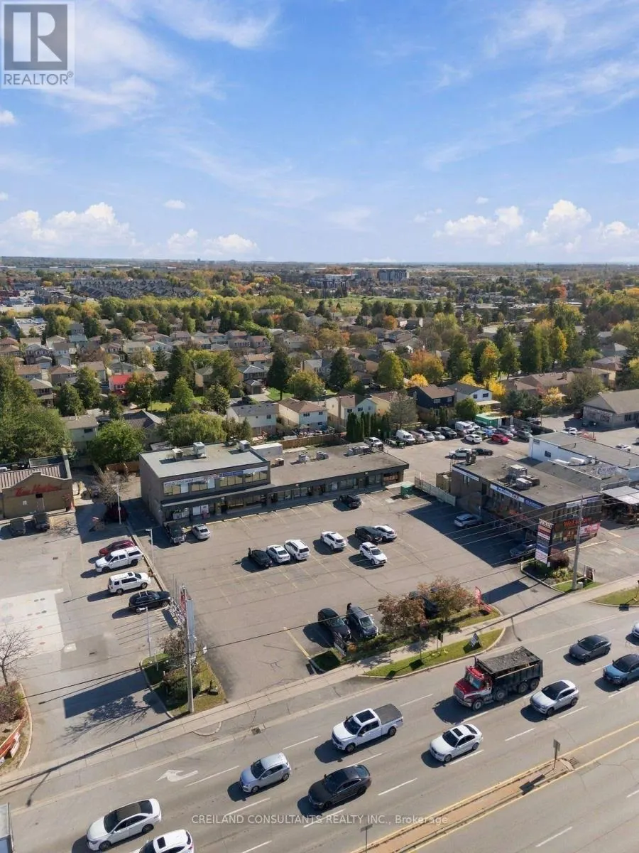 3 HARWOOD AVENUE S