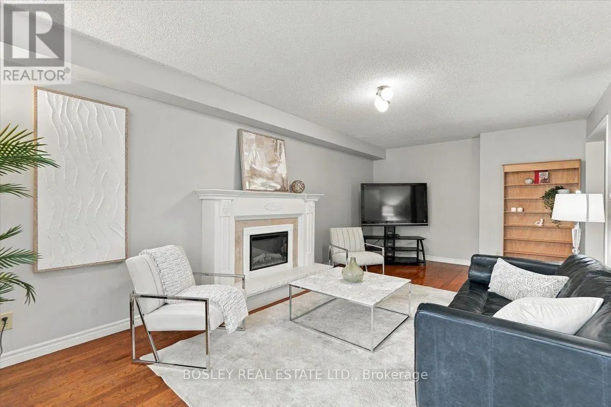 2259 COTTONWOOD CIRCLE
