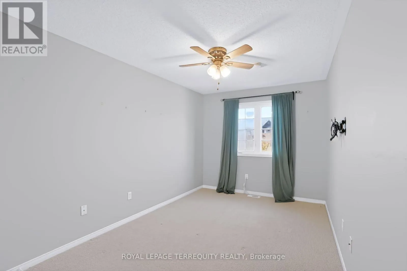 19 - 253 SPRUCEWOOD CRESCENT W
