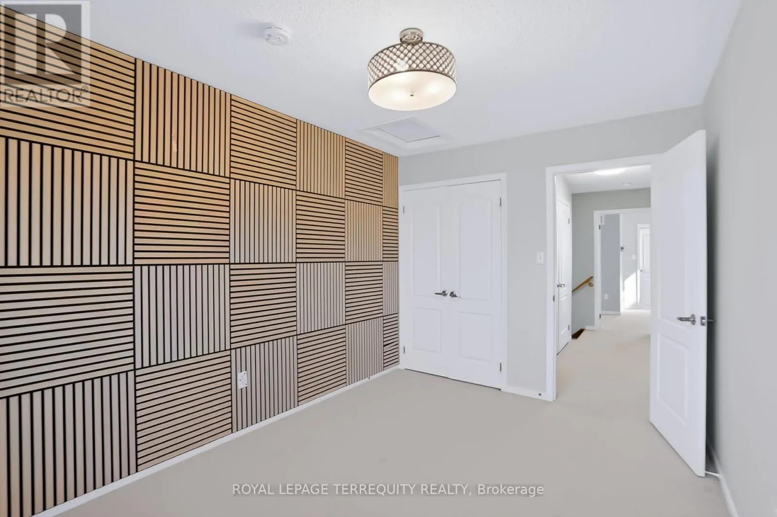 19 - 253 SPRUCEWOOD CRESCENT W