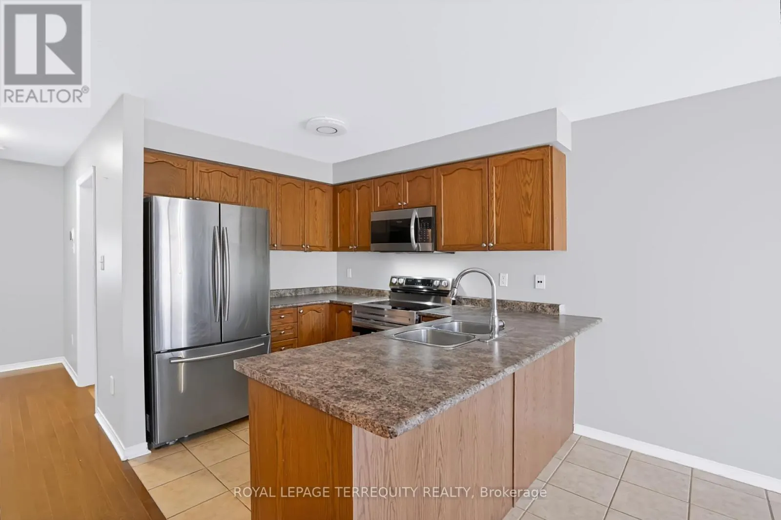 19 - 253 SPRUCEWOOD CRESCENT W