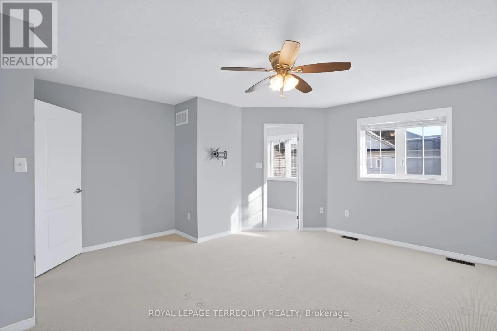 19 - 253 SPRUCEWOOD CRESCENT W