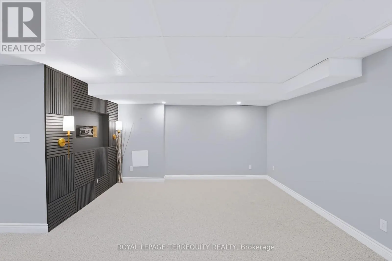 19 - 253 SPRUCEWOOD CRESCENT W