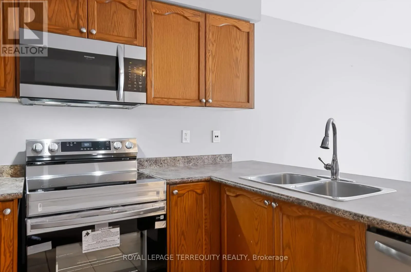 19 - 253 SPRUCEWOOD CRESCENT W