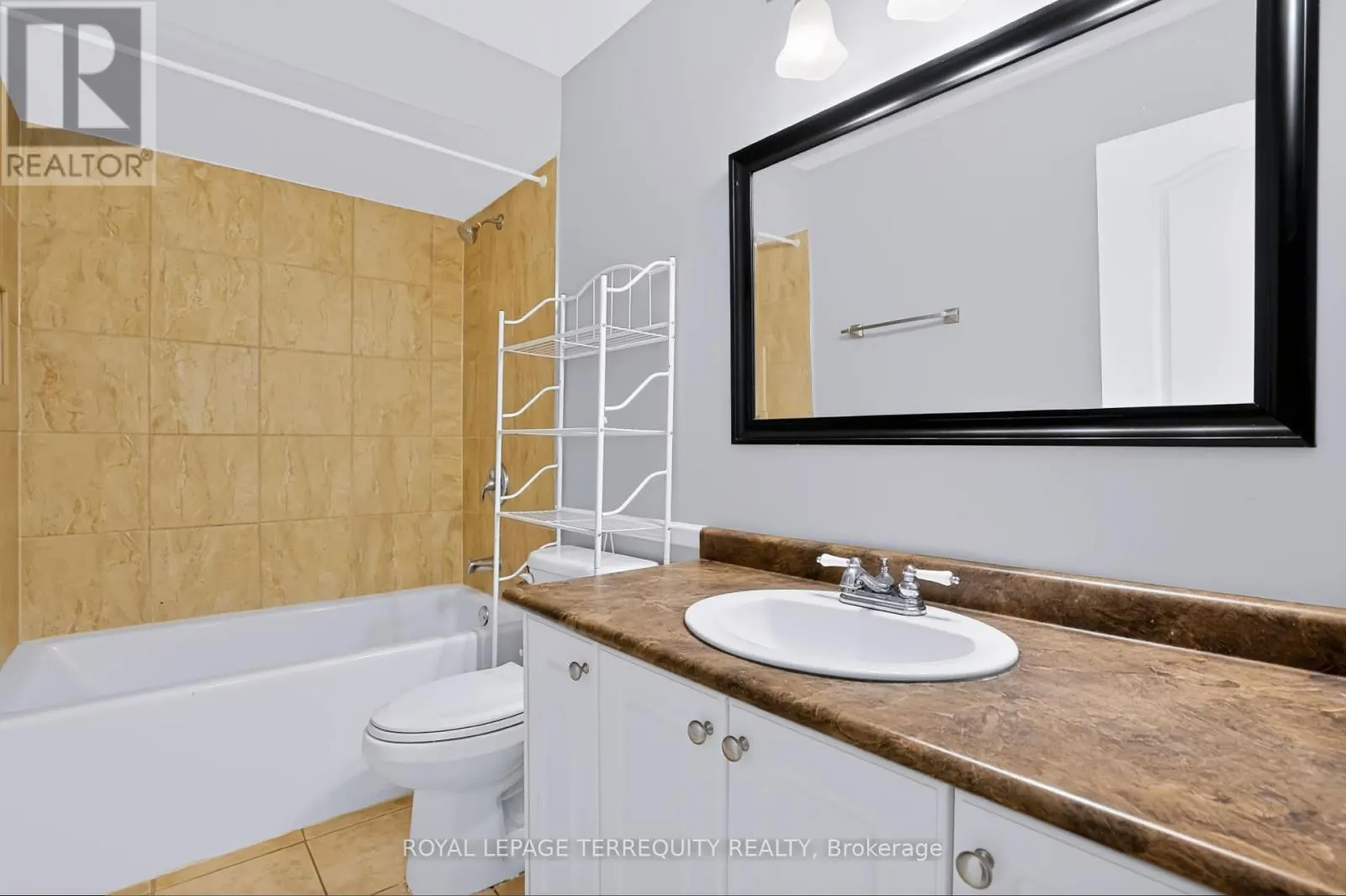 19 - 253 SPRUCEWOOD CRESCENT W