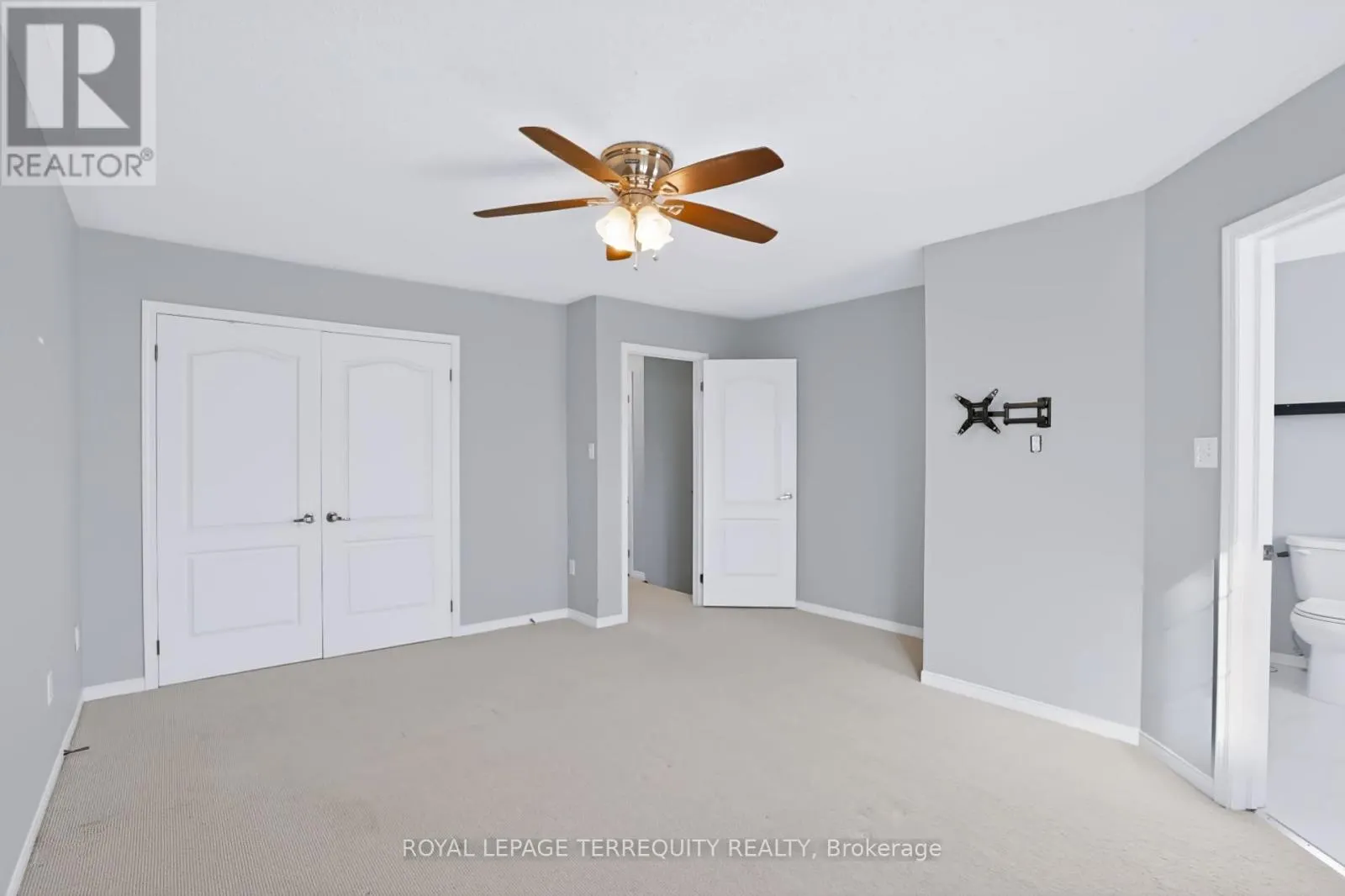 19 - 253 SPRUCEWOOD CRESCENT W