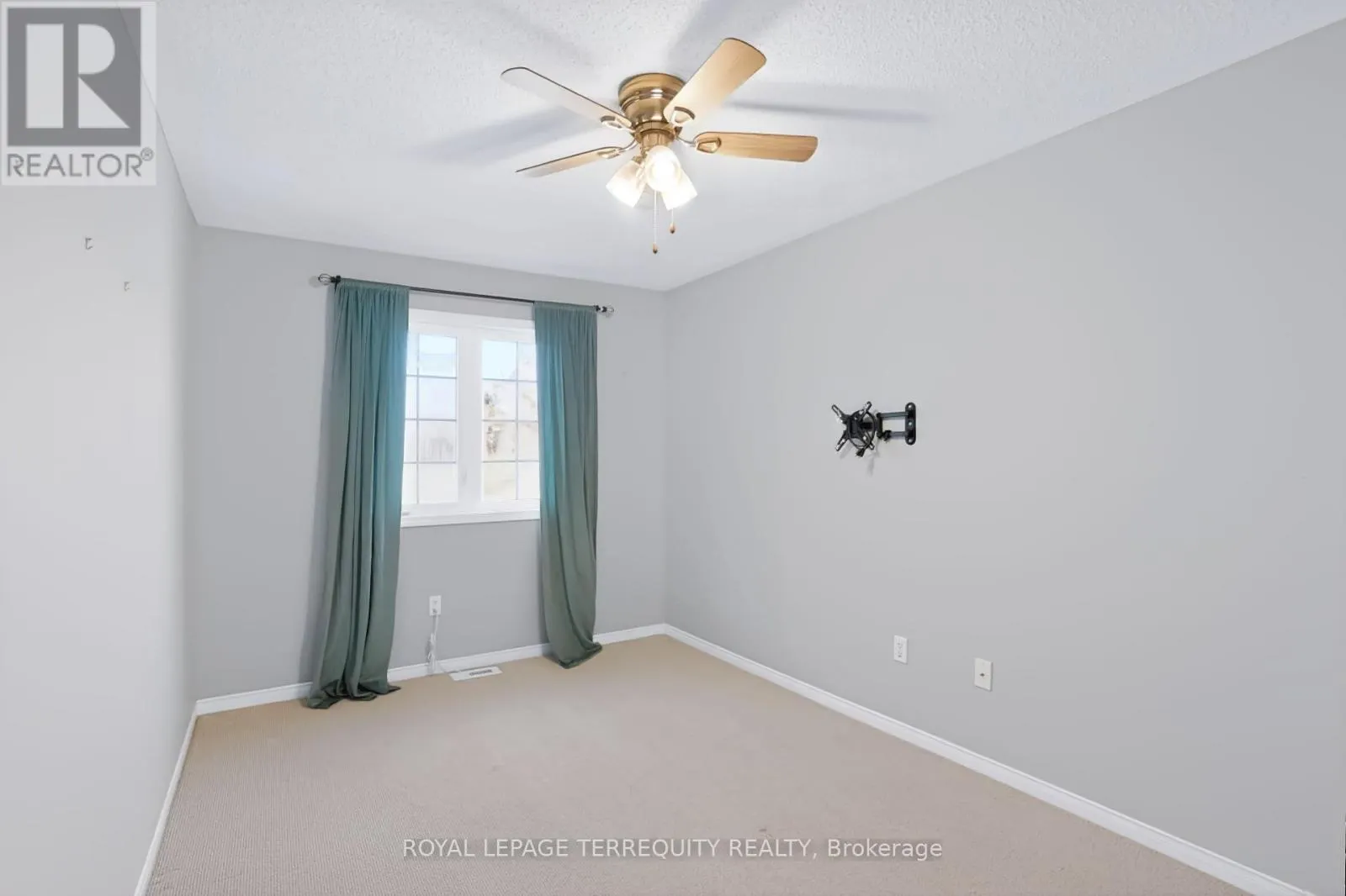 19 - 253 SPRUCEWOOD CRESCENT W