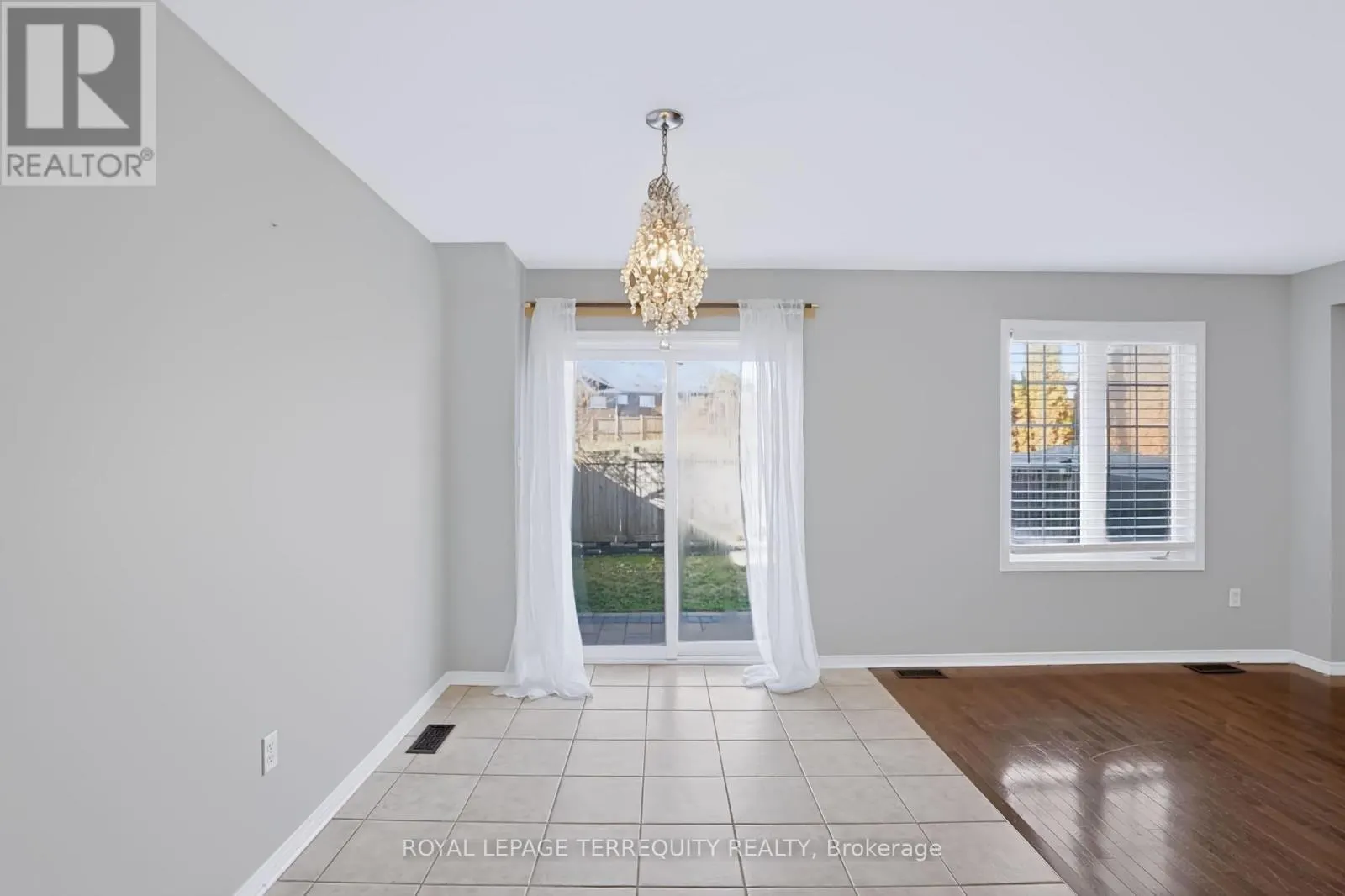 19 - 253 SPRUCEWOOD CRESCENT W