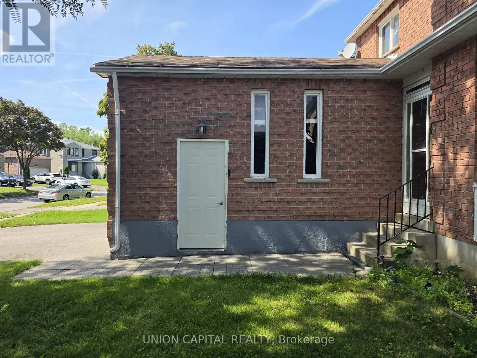 2363 STRATHMORE CRESCENT