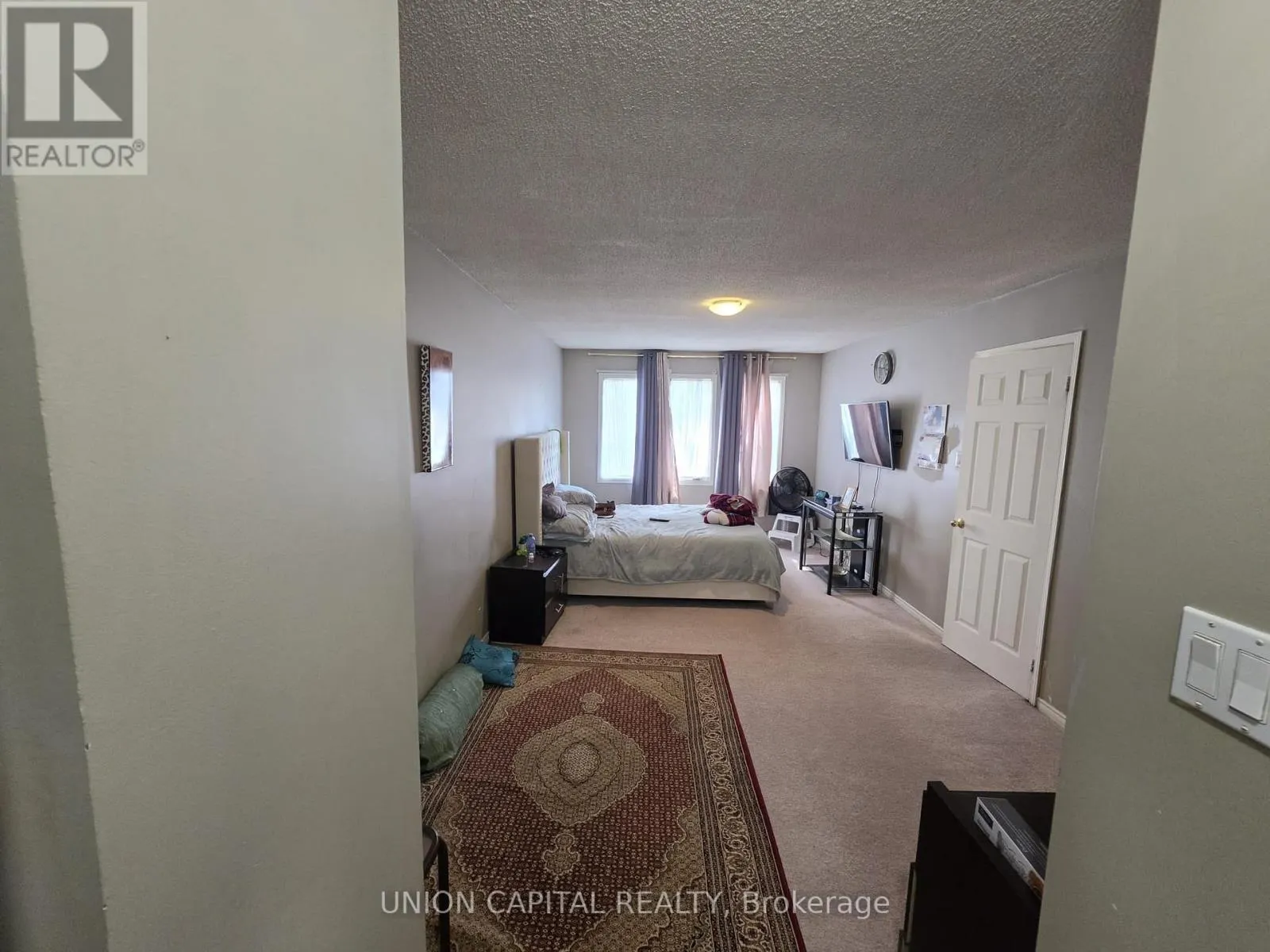 2363 STRATHMORE CRESCENT