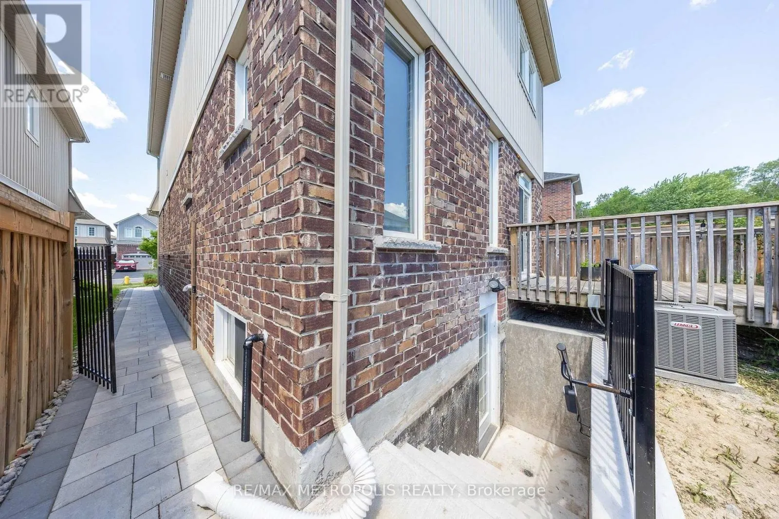 23 GORDON COWLING STREET