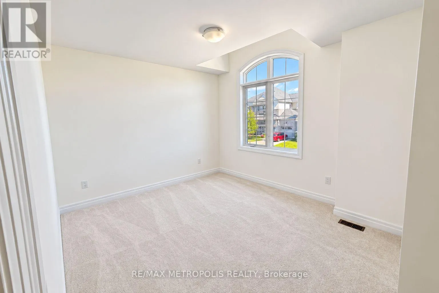 2224 BECKMAN CRESCENT