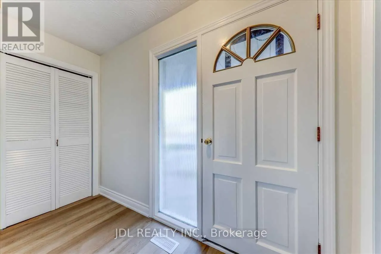 MAIN - 38 GRANDVIEW STREET S