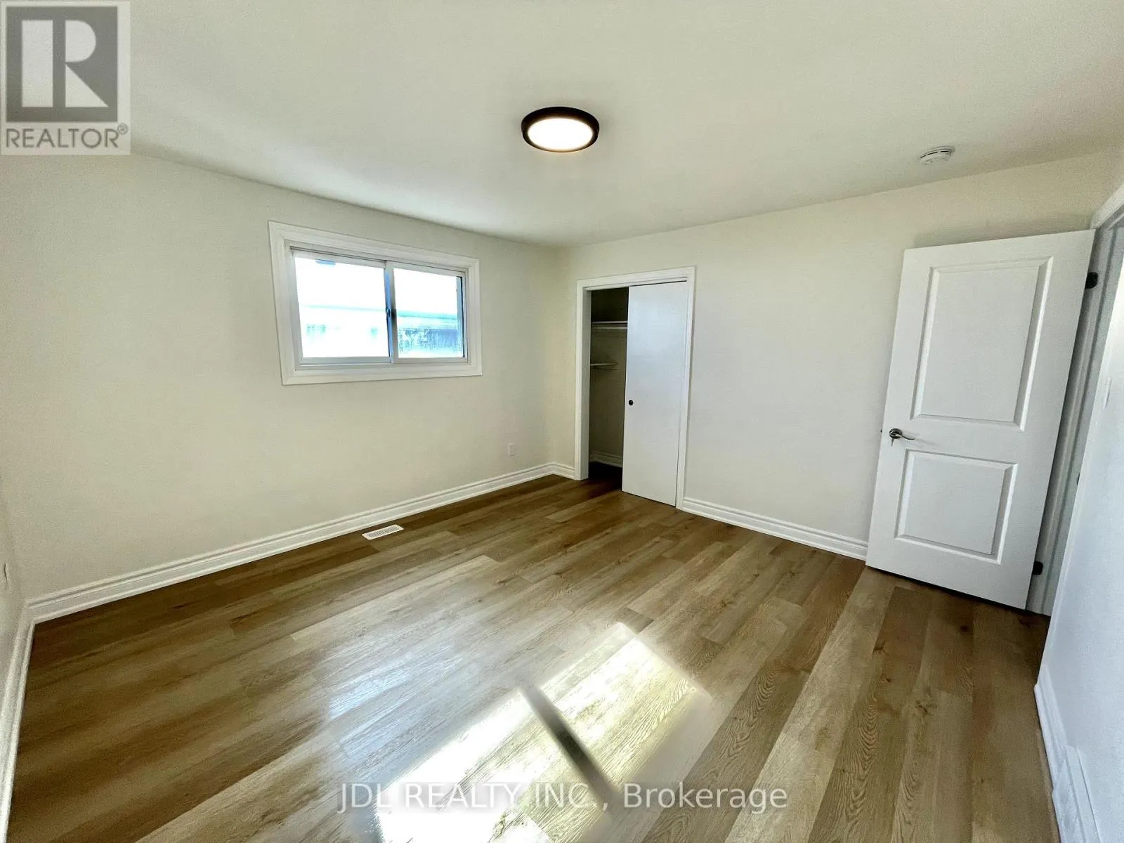 MAIN - 38 GRANDVIEW STREET S