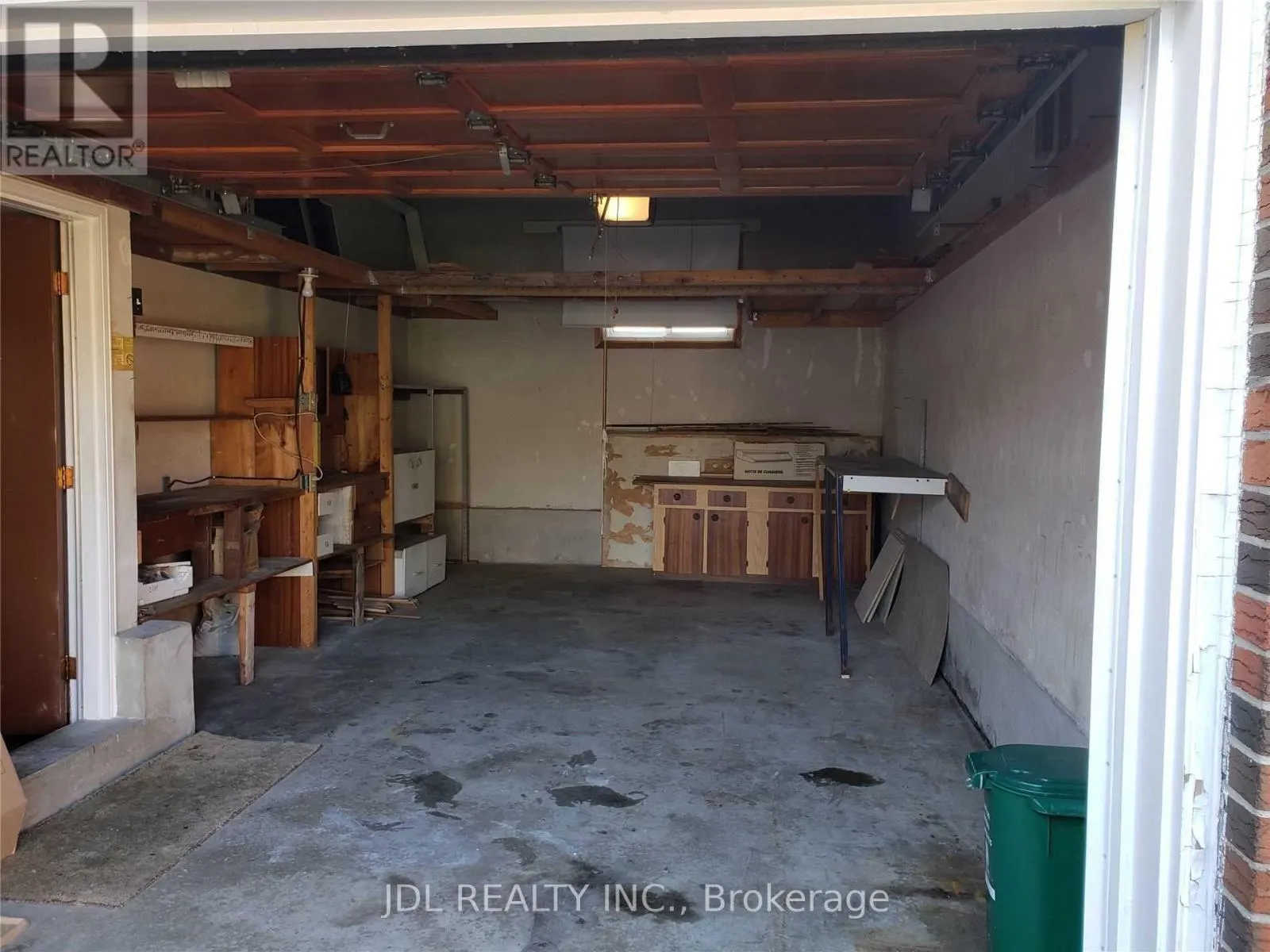 MAIN - 38 GRANDVIEW STREET S