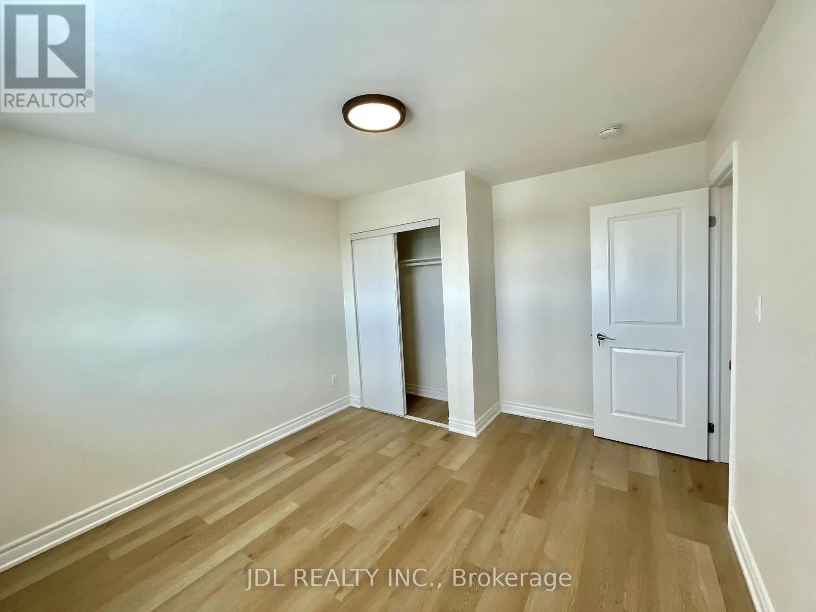 MAIN - 38 GRANDVIEW STREET S
