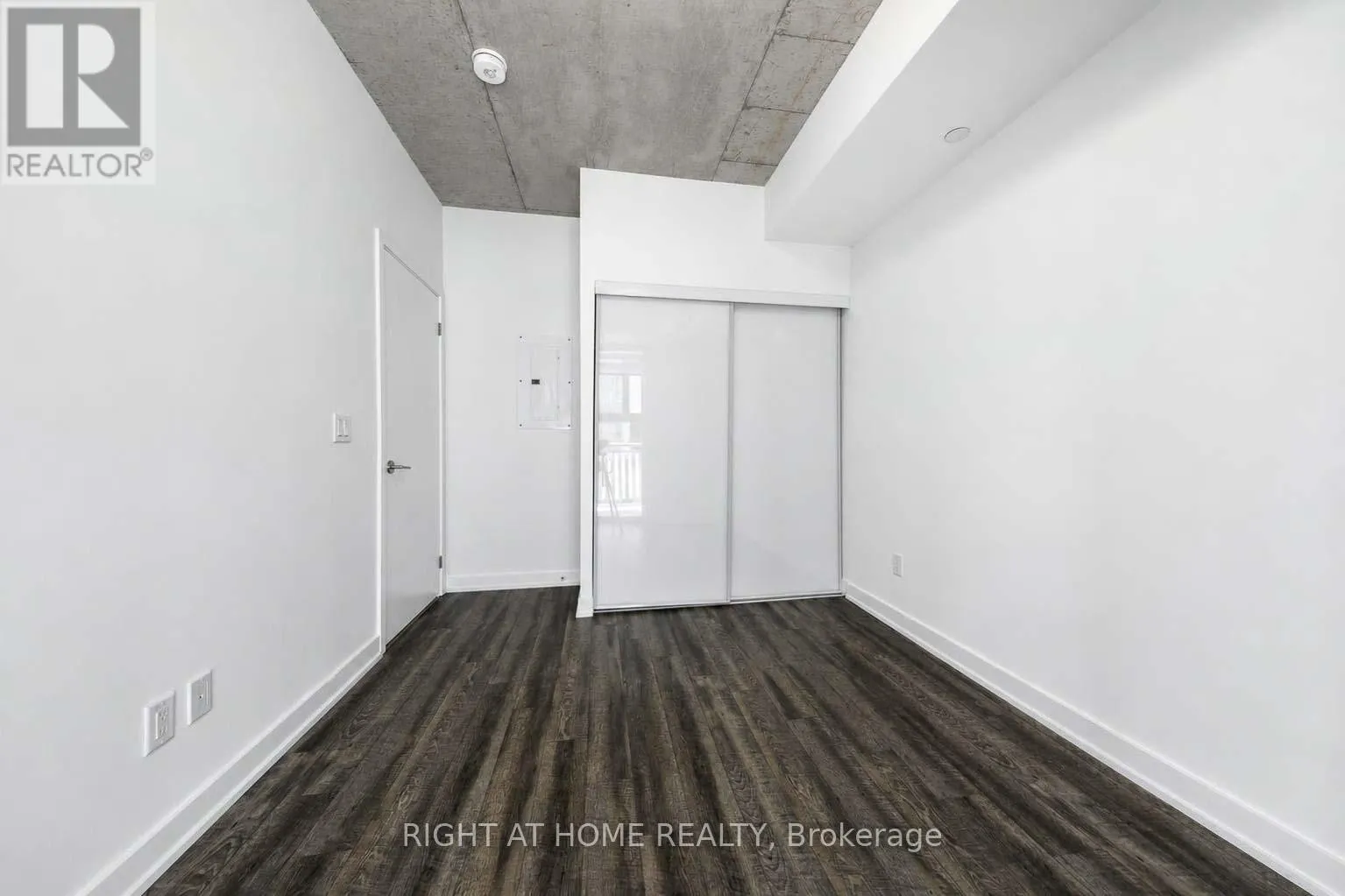 903 - 45 BASEBALL PLACE
