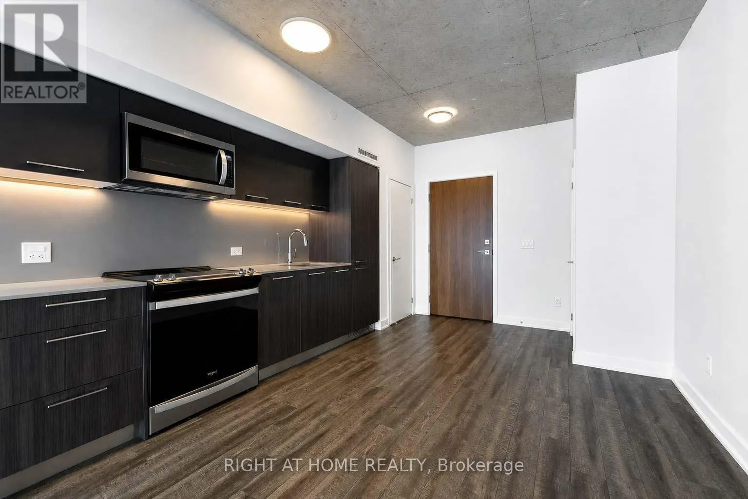 903 - 45 BASEBALL PLACE