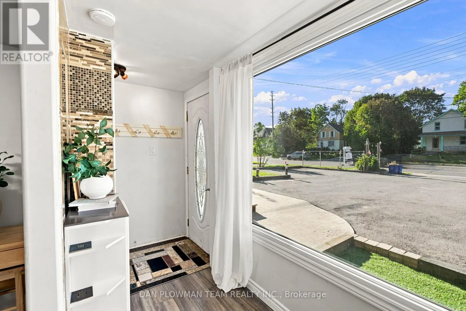 519 KINGSTON ROAD W