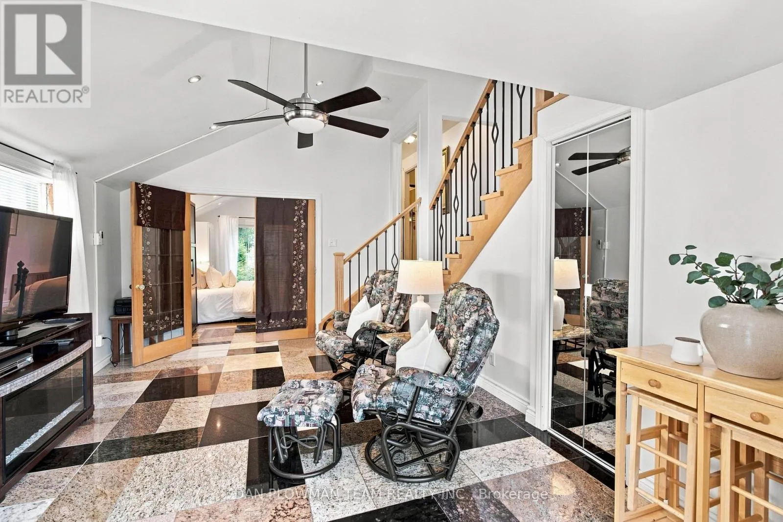 519 KINGSTON ROAD W