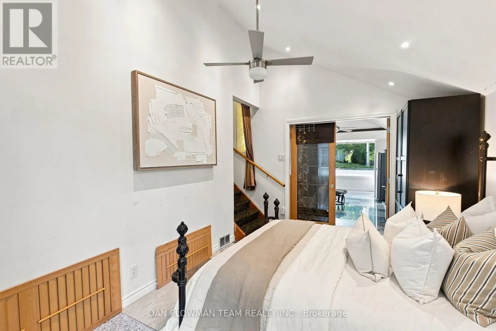 519 KINGSTON ROAD W