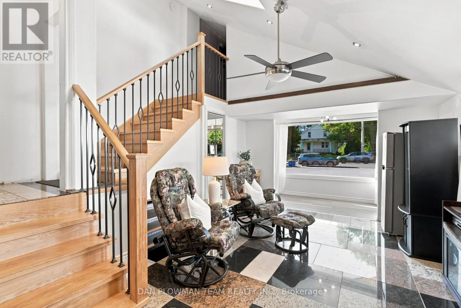 519 KINGSTON ROAD W