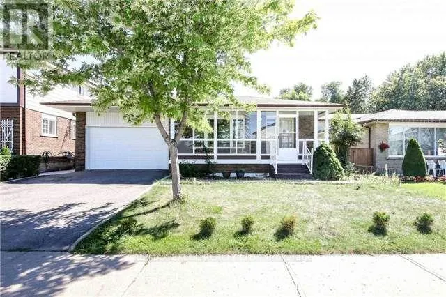 MAIN LEVEL - 4 LAWNMERE CRESCENT