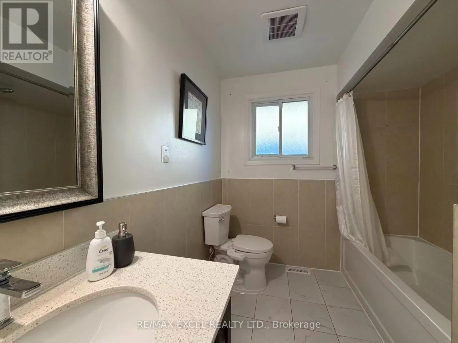 MAIN LEVEL - 4 LAWNMERE CRESCENT