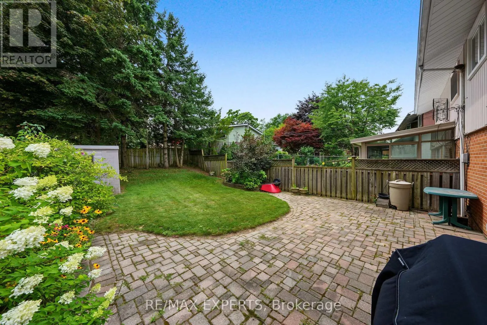 71 DOGWOOD CRESCENT