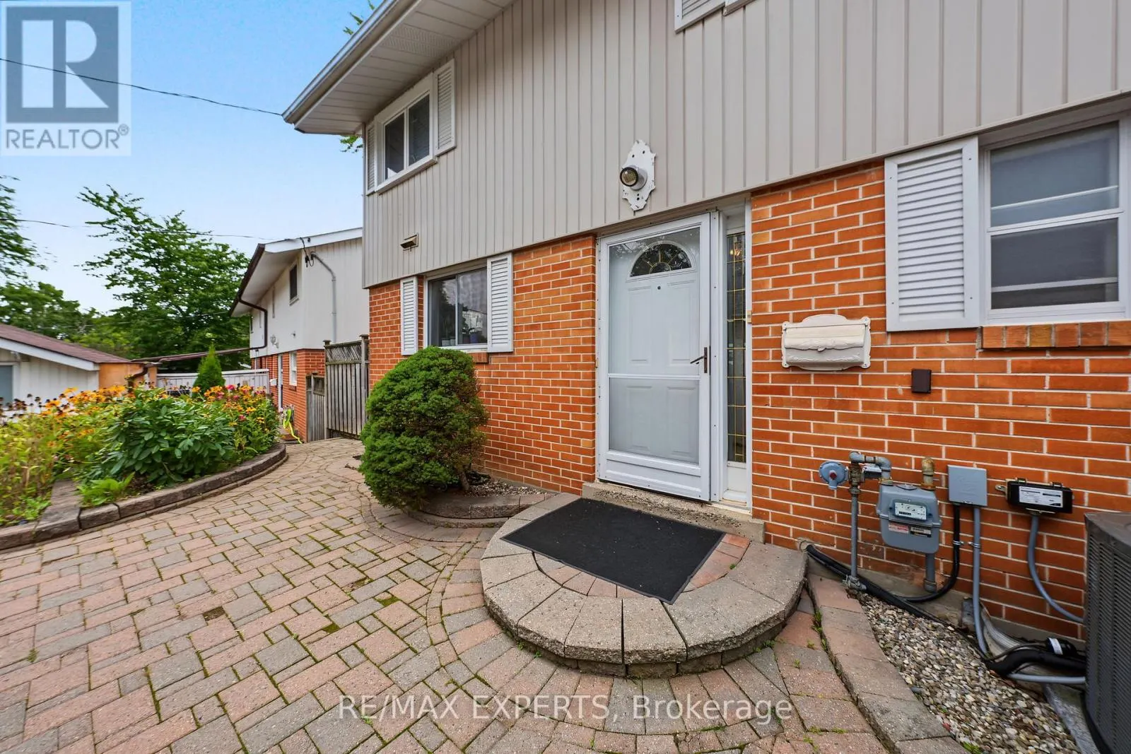 71 DOGWOOD CRESCENT