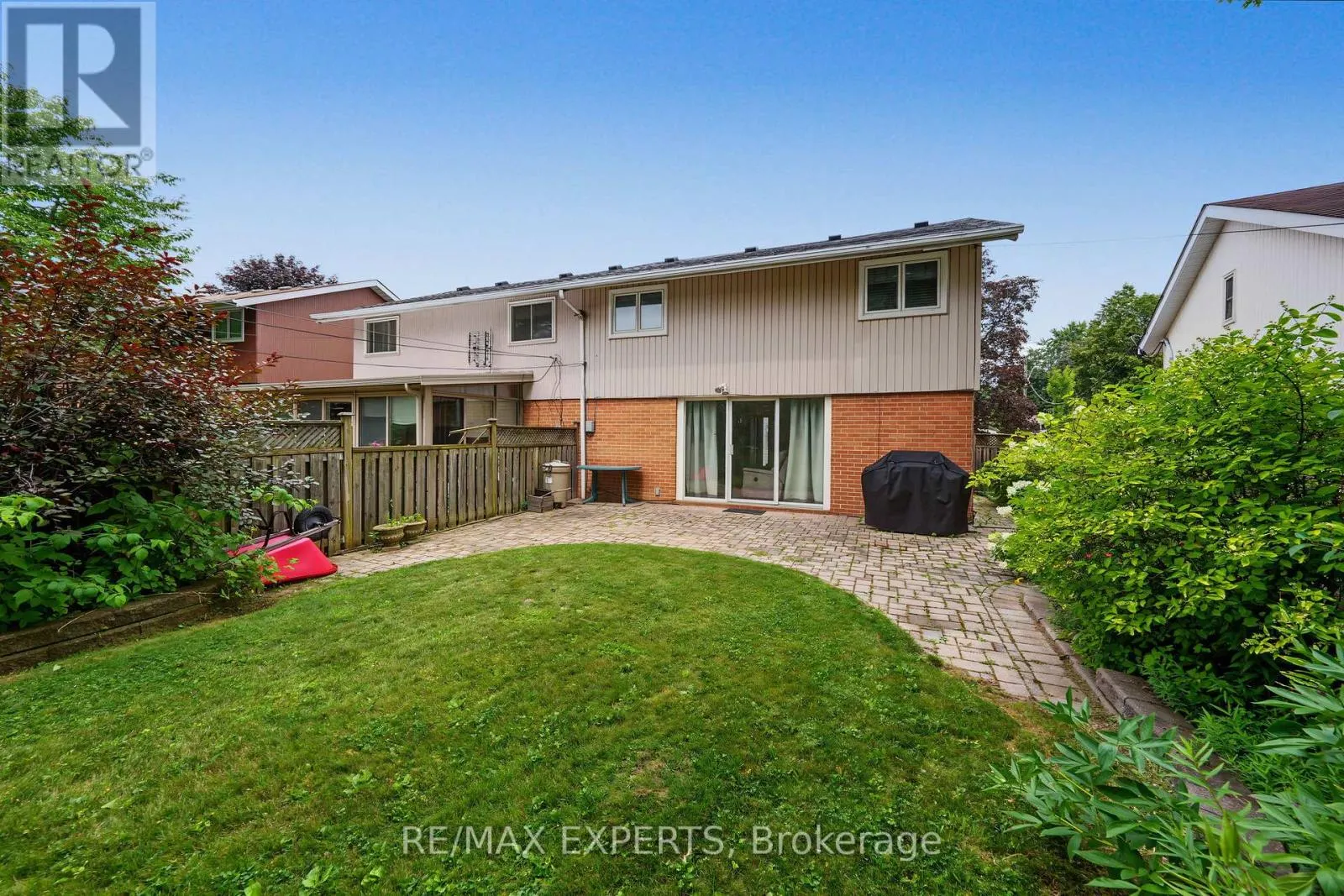 71 DOGWOOD CRESCENT