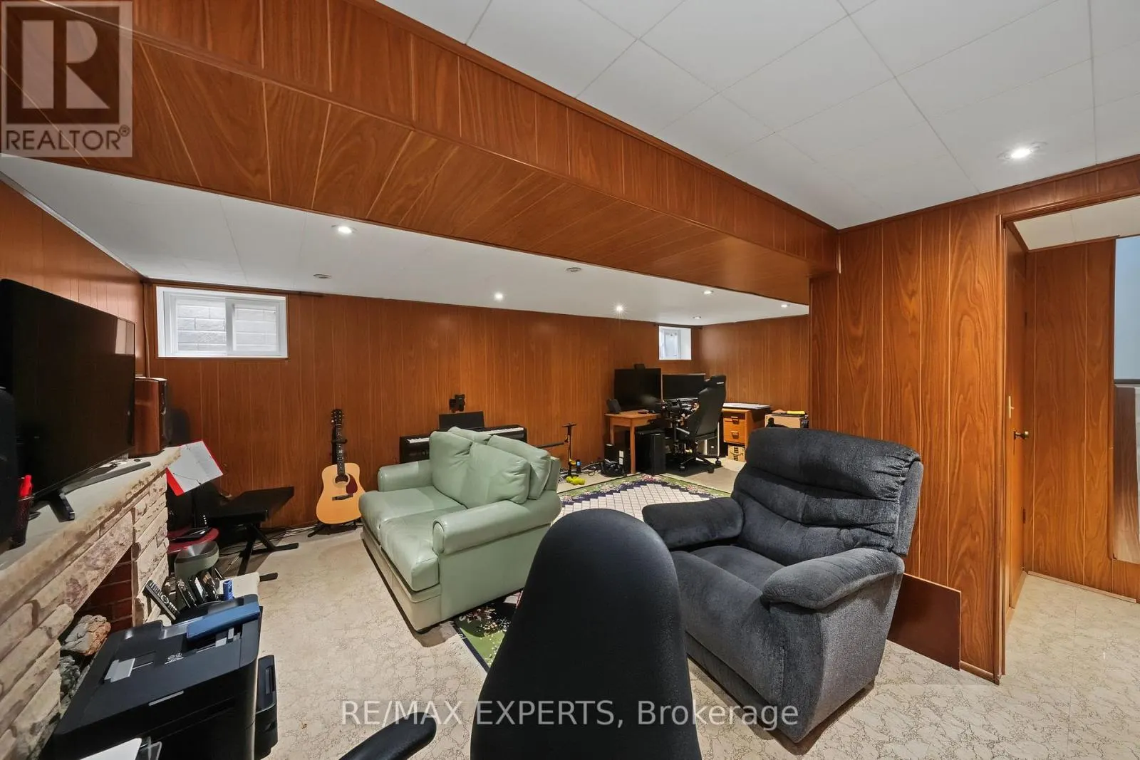 71 DOGWOOD CRESCENT