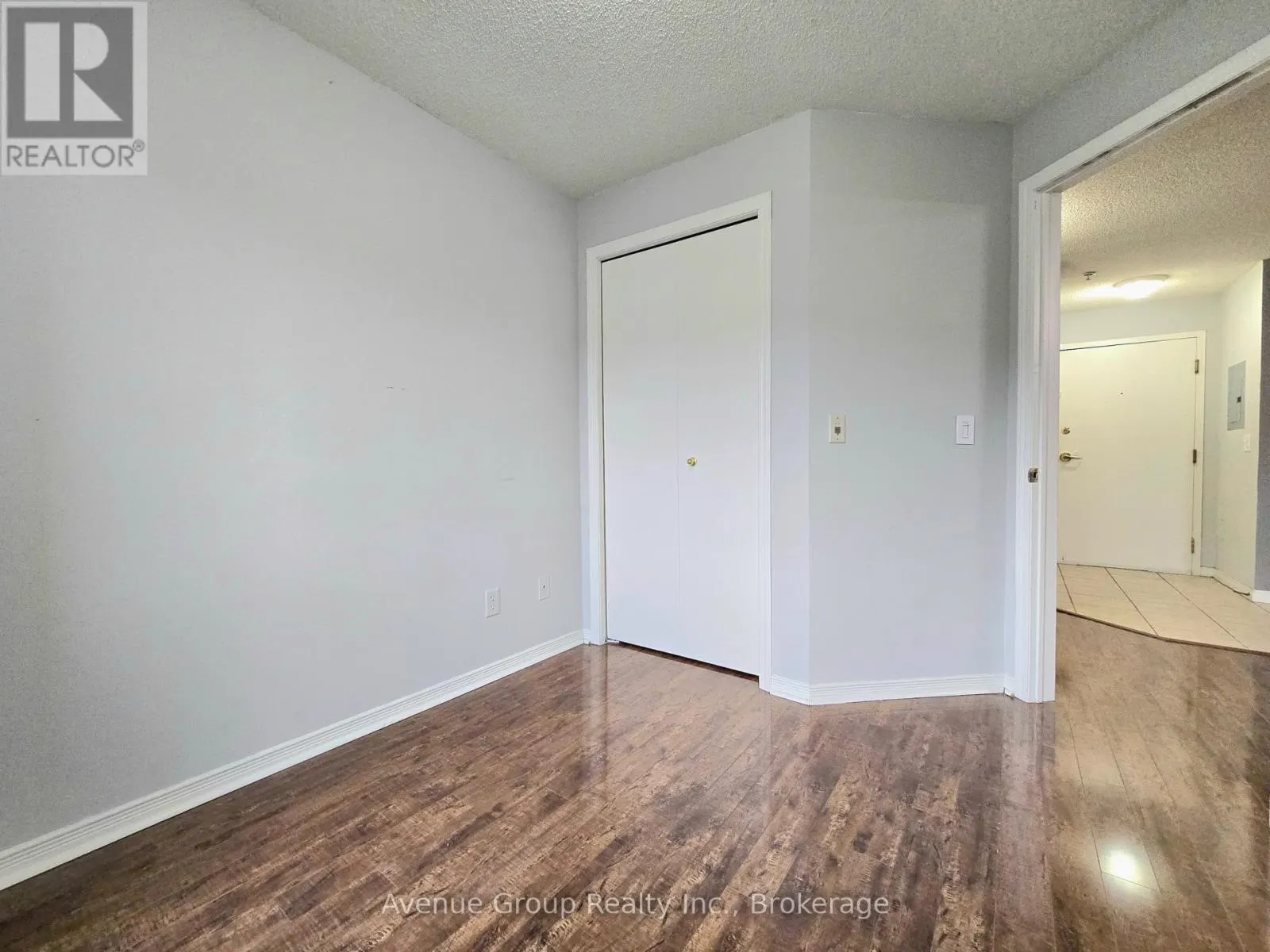 ROOM 2 - #314 - 684 WARDEN AVENUE